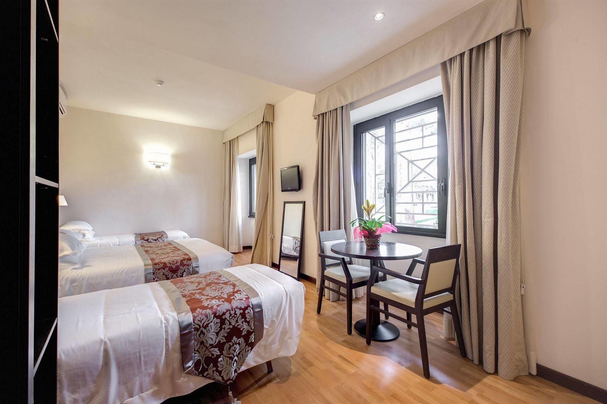 Regal Park Hotel Рим Экстерьер фото